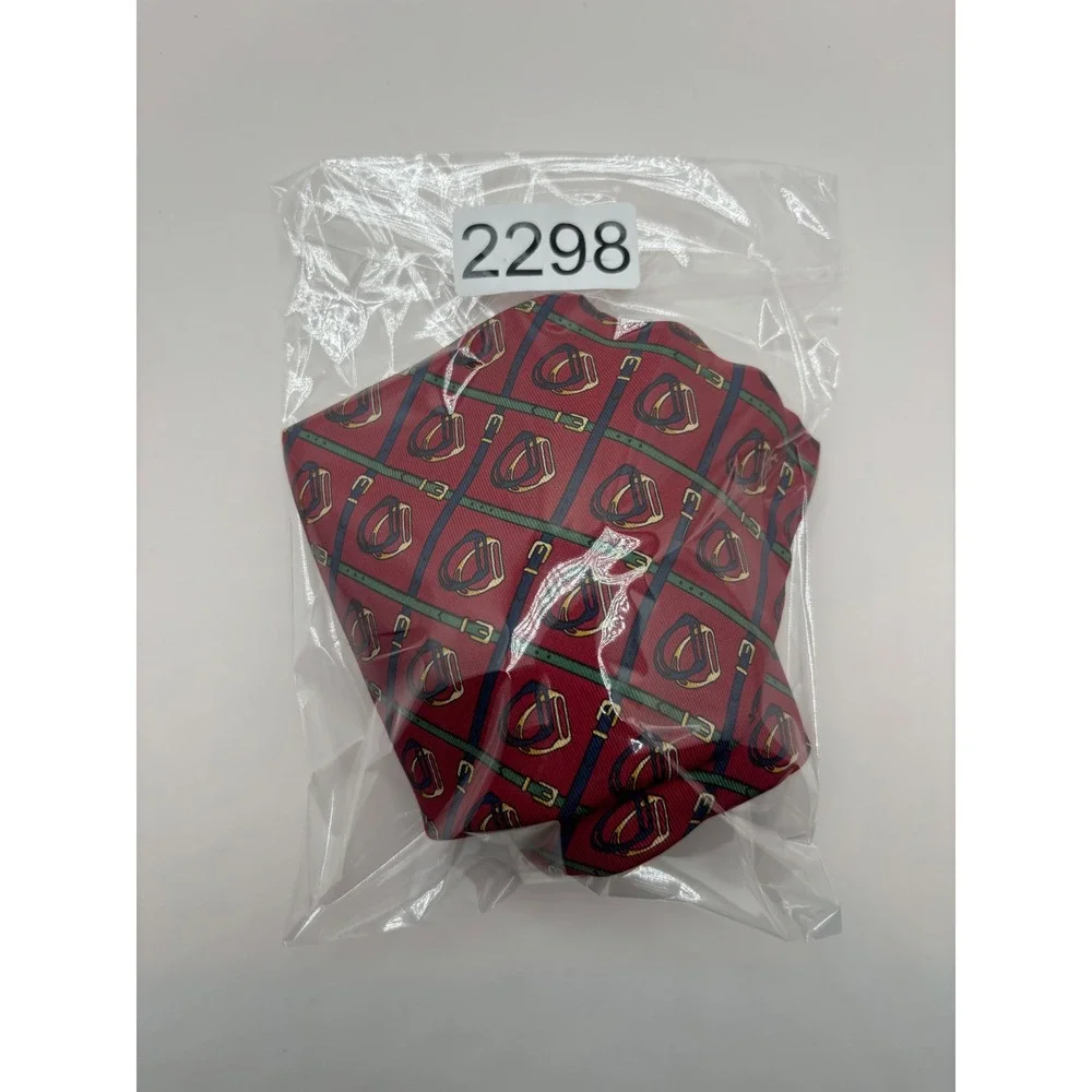 Tommy Hilfiger Mens Red Silk Equestrian Stirrup Buckle Pattern Necktie